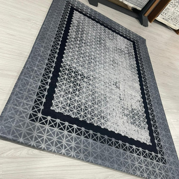 Meryem Siyah Model Halı Örtüsü