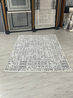 Şönil Kilim Halı Desenli Beyaz