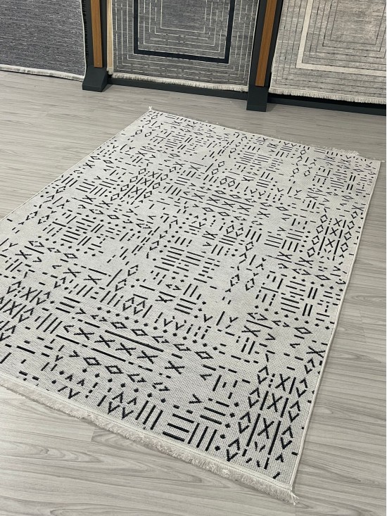 Şönil Kilim Halı Desenli Beyaz