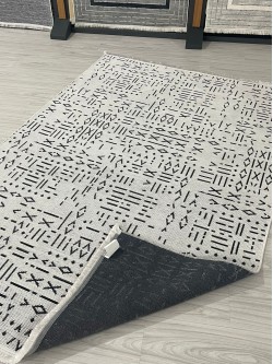 Şönil Kilim Halı Desenli Beyaz