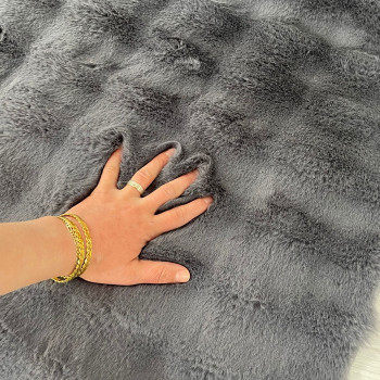 Tavşan Tüylü Antrasit Pelüş Halı