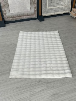 Tavşan Tüylü Beyaz Pelüş Halı