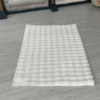 Tavşan Tüylü Beyaz Pelüş Halı