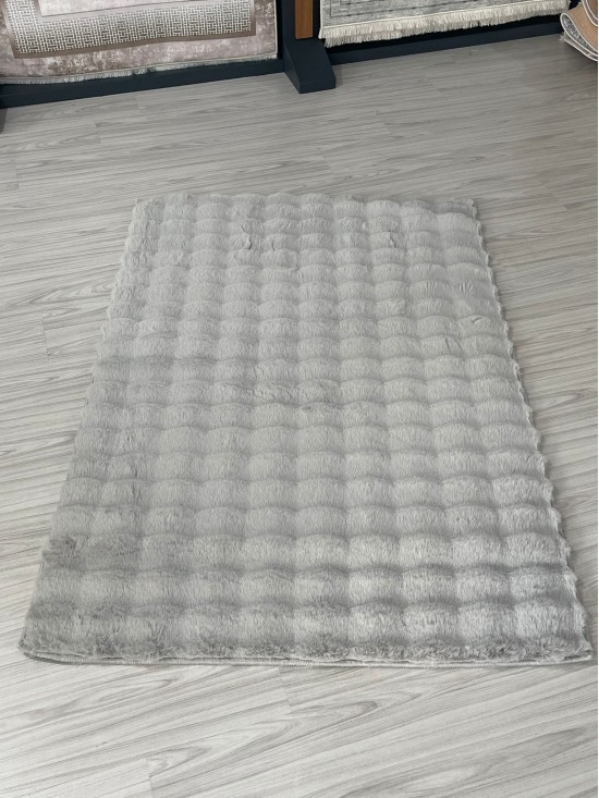 Tavşan Tüylü Gri Pelüş Halı Tavşan Tüylü Gri Pelüş Halı