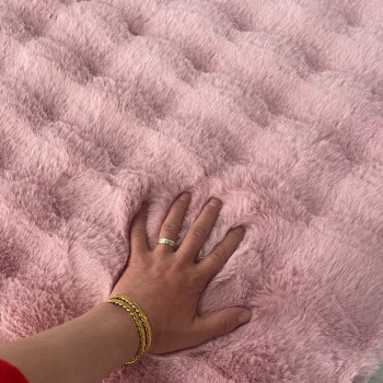 Tavşan Tüylü Pembe Pelüş Halı