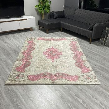 Türkan Pembe Halı Örtüsü